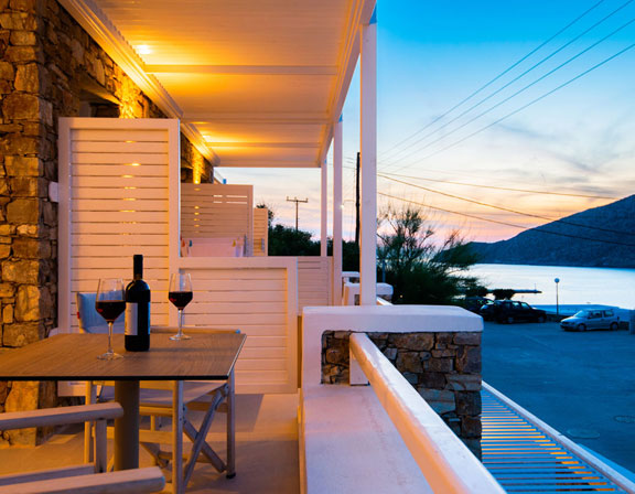 Sunlight superior hospitality στη Σίφνο - Νυχτερινή φωτογραφία